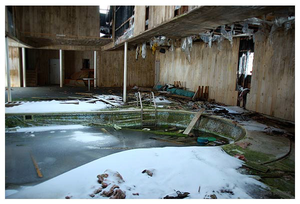 creepy pool